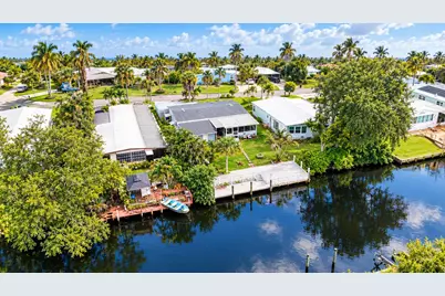 231 SE Paradise Place, Stuart, FL 34997 - Photo 8