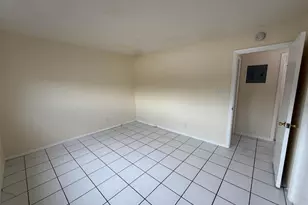 909 SE 14th Ct, Fort Lauderdale, FL 33316 - Photo 8