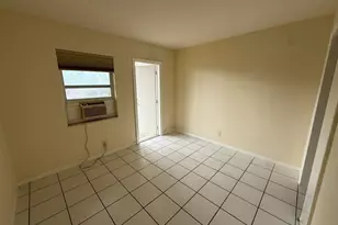 909 SE 14th Ct, Fort Lauderdale, FL 33316 - Photo 4
