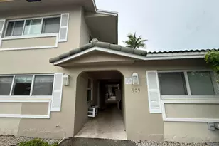909 SE 14th Ct, Fort Lauderdale, FL 33316 - Photo 1