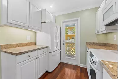 815 Middle River Drive #202, Fort Lauderdale, FL 33304 - Photo 4