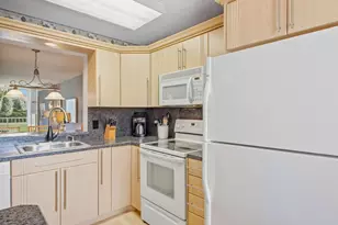 7145 Huntington Ln, Delray Beach, FL 33446 - Photo 2