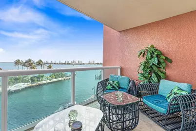 2650 Lake Shore Drive #401, Riviera Beach, FL 33404 - Photo 2