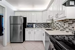 3151 S Palm Aire Dr, Pompano Beach, FL 33069 - Photo 12