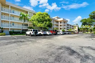 3151 S Palm Aire Dr, Pompano Beach, FL 33069 - Photo 2