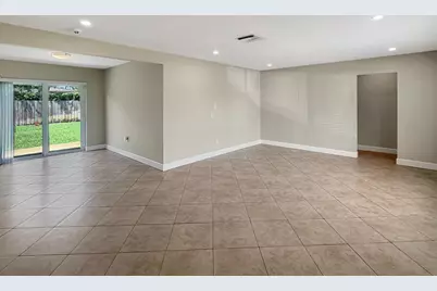 1321 NE 46th Street, Oakland Park, FL 33334 - Photo 2