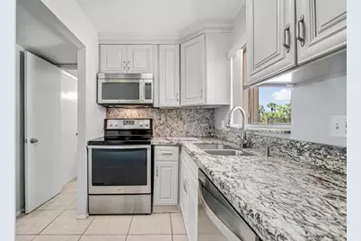 445 Lake Frances Drive #445, West Palm Beach, FL 33411 - Photo 6