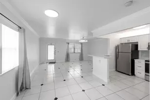 190 Saxony D Circle, Delray Beach, FL 33446 - Photo 2