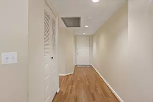 300 SW 130th Terrace, Pembroke Pines, FL 33027 - Photo 2