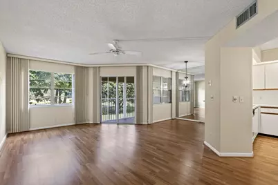300 SW 130th Terrace #202B, Pembroke Pines, FL 33027 - Photo 4