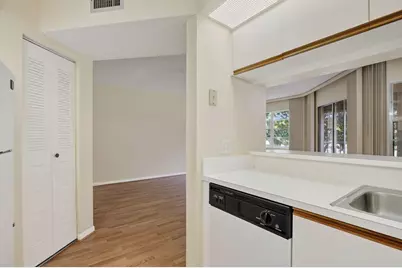 300 SW 130th Terrace #202B, Pembroke Pines, FL 33027 - Photo 8