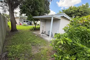 37 SE 14th St, Dania Beach, FL 33004 - Photo 20