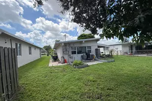 37 SE 14th St, Dania Beach, FL 33004 - Photo 20