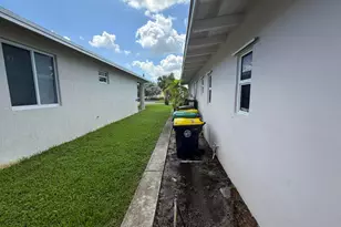 37 SE 14th St, Dania Beach, FL 33004 - Photo 22