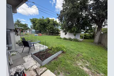 37 SE 14th Street #12, Dania Beach, FL 33004 - Photo 24