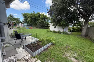 37 SE 14th St, Dania Beach, FL 33004 - Photo 24