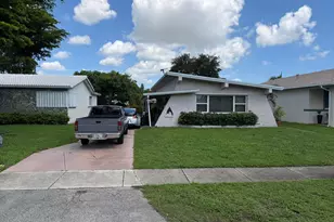 37 SE 14th St, Dania Beach, FL 33004 - Photo 2