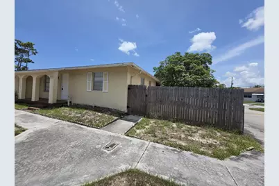 978 Sumter Road W, West Palm Beach, FL 33415 - Photo 6