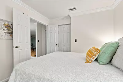 11 Lexington Lane E #B, Palm Beach Gardens, FL 33418 - Photo 16
