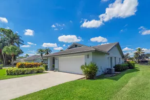 142 Parkwood Dr, Royal Palm Beach, FL 33411 - Photo 4