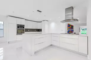 3759 Oaks Clubhouse Dr, Pompano Beach, FL 33069 - Photo 8
