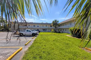 2301 SE 4th St, Boynton Beach, FL 33435 - Photo 2