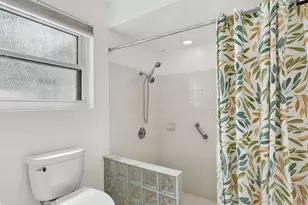 2067 Montpeliar, Weston, FL 33326 - Photo 18