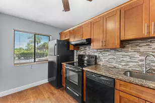 139 Sparrow Dr, Royal Palm Beach, FL 33411 - Photo 16