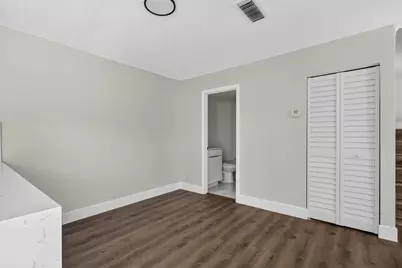 126 Lake Arbor Drive, Palm Springs, FL 33461 - Photo 22
