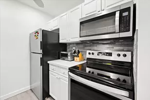 250 NE 20th St, Boca Raton, FL 33431 - Photo 10