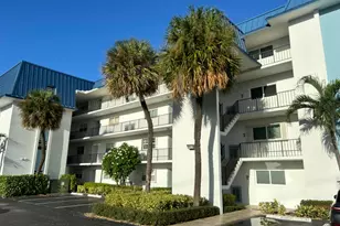 2936 Lake Shore Dr, Riviera Beach, FL 33404 - Photo 2