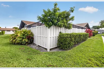 9939 Boca Gardens Trail #D, Boca Raton, FL 33496 - Photo 4