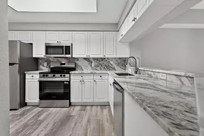 3022 Alcazar Place #301, Palm Beach Gardens, FL 33410 - Photo 2