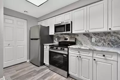 3022 Alcazar Place #301, Palm Beach Gardens, FL 33410 - Photo 4