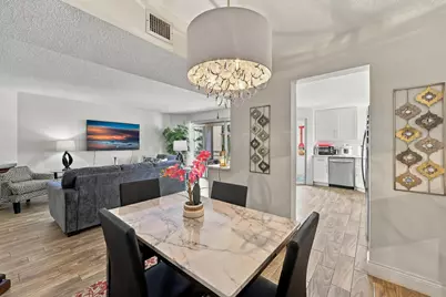 3810 Via Poinciana #202, Lake Worth, FL 33467 - Photo 12