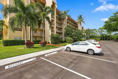 3810 Via Poinciana #202, Lake Worth, FL 33467 - Photo 2