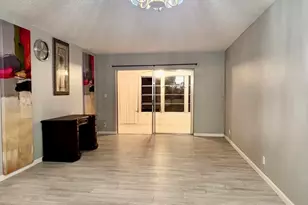 1040 Country Club Dr, Margate, FL 33063 - Photo 4