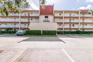 1040 Country Club Dr, Margate, FL 33063 - Photo 20