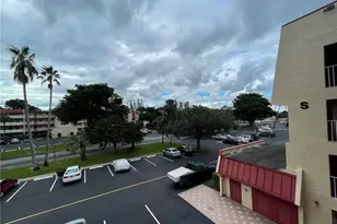 1040 Country Club Dr, Margate, FL 33063 - Photo 24