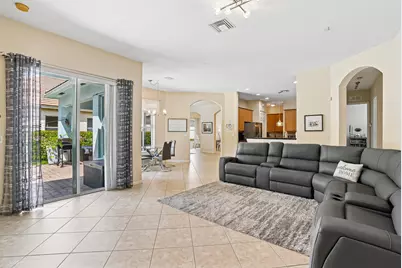 127 Palm Beach Plantation Boulevard, West Palm Beach, FL 33411 - Photo 4