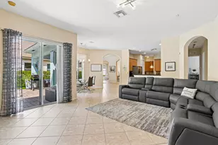 127 Palm Beach Plantation Blvd, West Palm Beach, FL 33411 - Photo 2