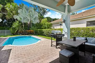 127 Palm Beach Plantation Blvd, West Palm Beach, FL 33411 - Photo 6