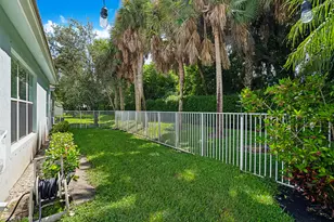 127 Palm Beach Plantation Blvd, West Palm Beach, FL 33411 - Photo 18