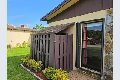 504 Briarwood Circle #1-54, Hollywood, FL 33024 - Photo 2