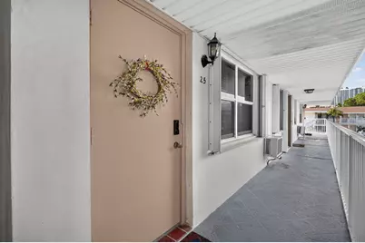 810 Lake Shore Drive #25, Lake Park, FL 33403 - Photo 4
