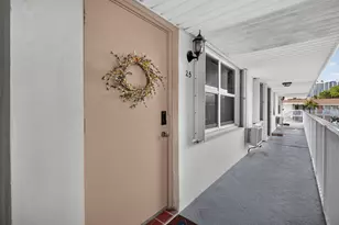 810 Lake Shore Dr, Lake Park, FL 33403 - Photo 4
