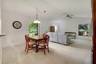 6807 SE Yorktown Dr, Hobe Sound, FL 33455 - Photo 4