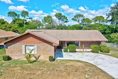 543 SE Greenway Terrace, Port Saint Lucie, FL 34983 - Photo 2