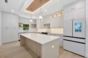 303 SW 14th Pl, Boca Raton, FL 33432 - Photo 8