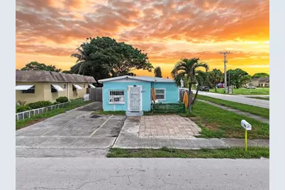207 SW 4th Street, Deerfield Beach, FL 33441 - Photo 1
